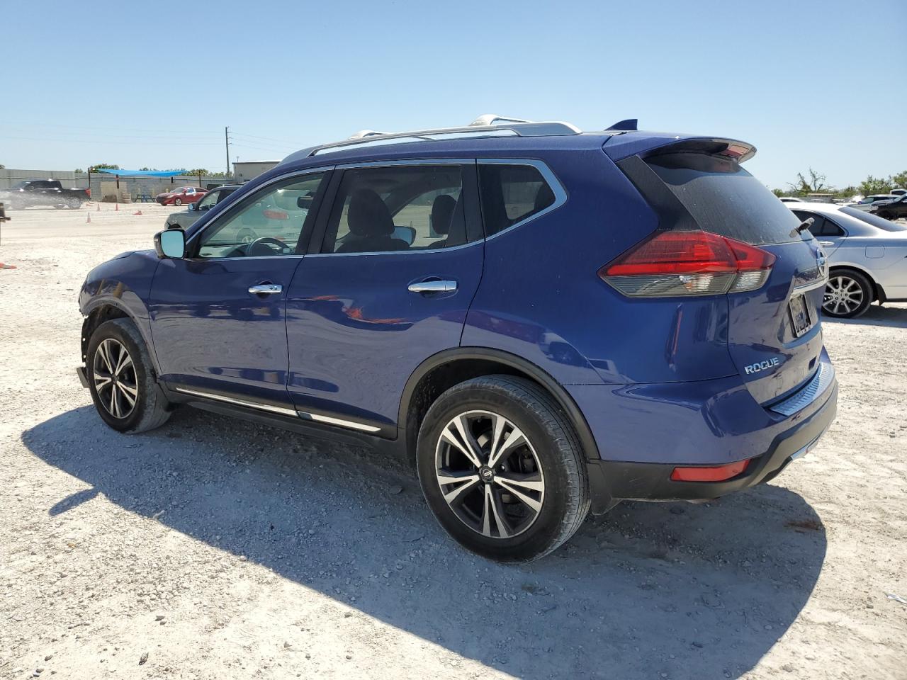 JN8AT2MV8HW019213 NISSAN ROGUE 2017