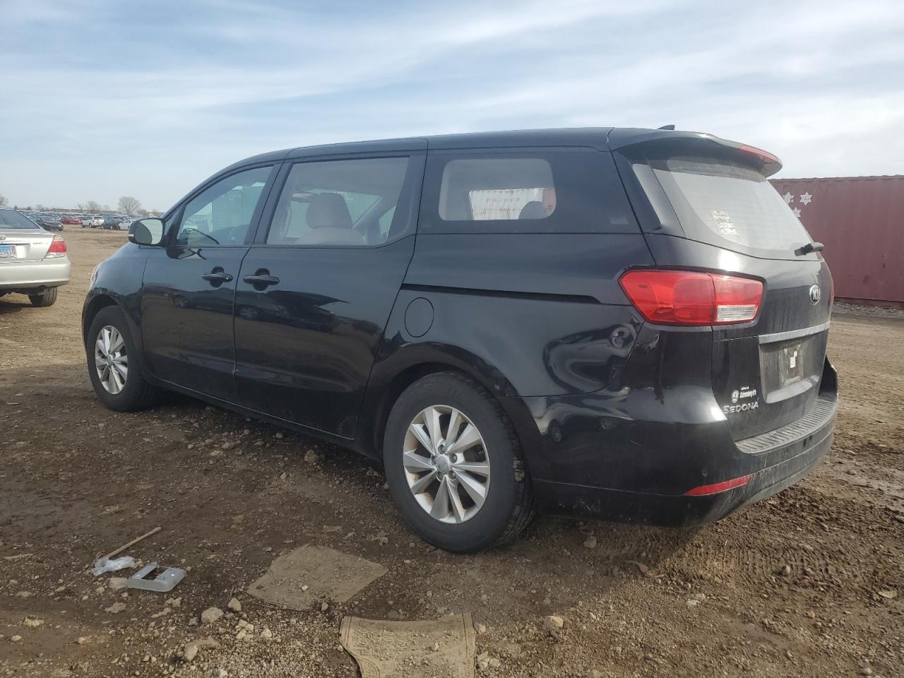 2015 Kia Sedona - Image 2