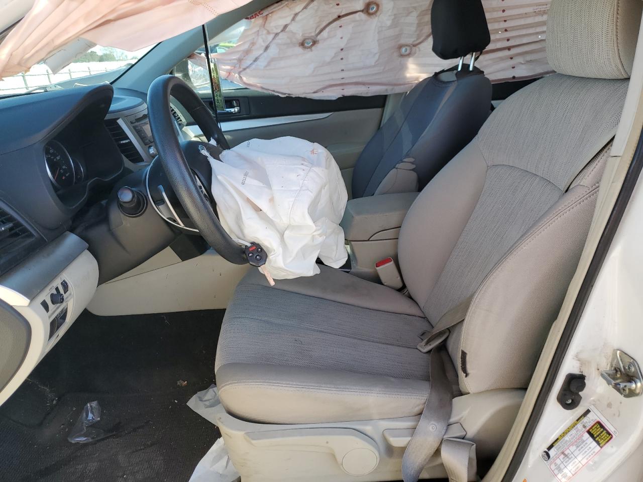 2013 Subaru Outback - Image 7