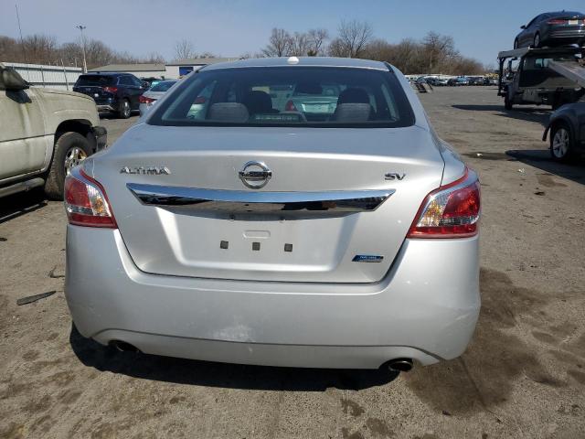 Sedans NISSAN ALTIMA 2013 Srebrny
