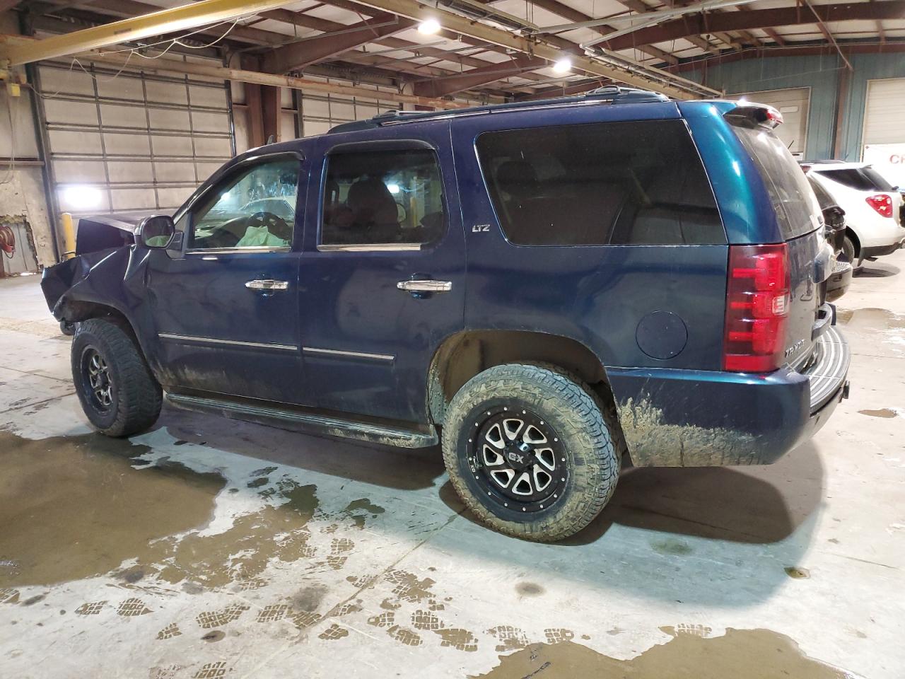 2007 Chevrolet Tahoe - Image 2