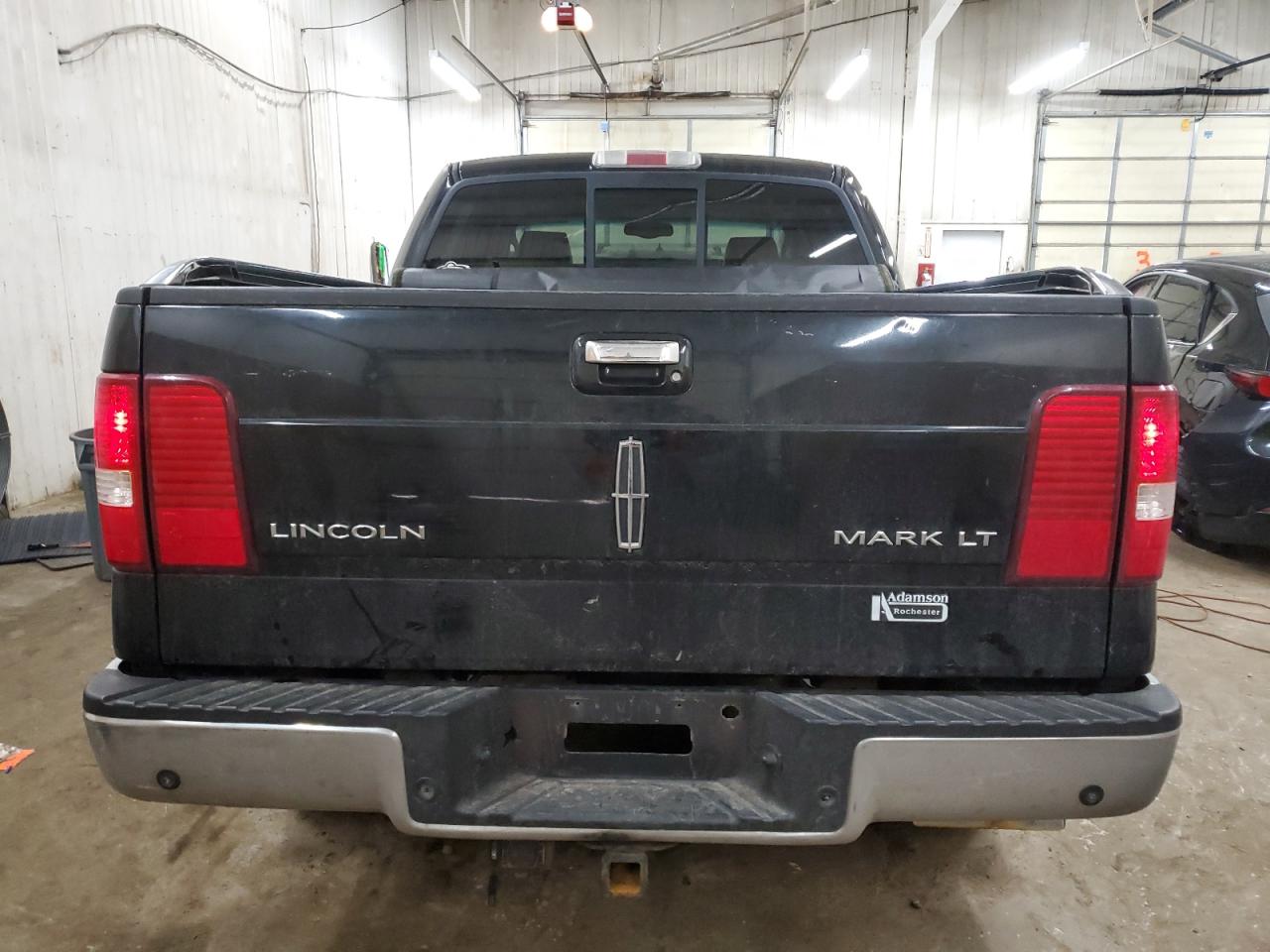 2006 Lincoln Mark LT - Image 6