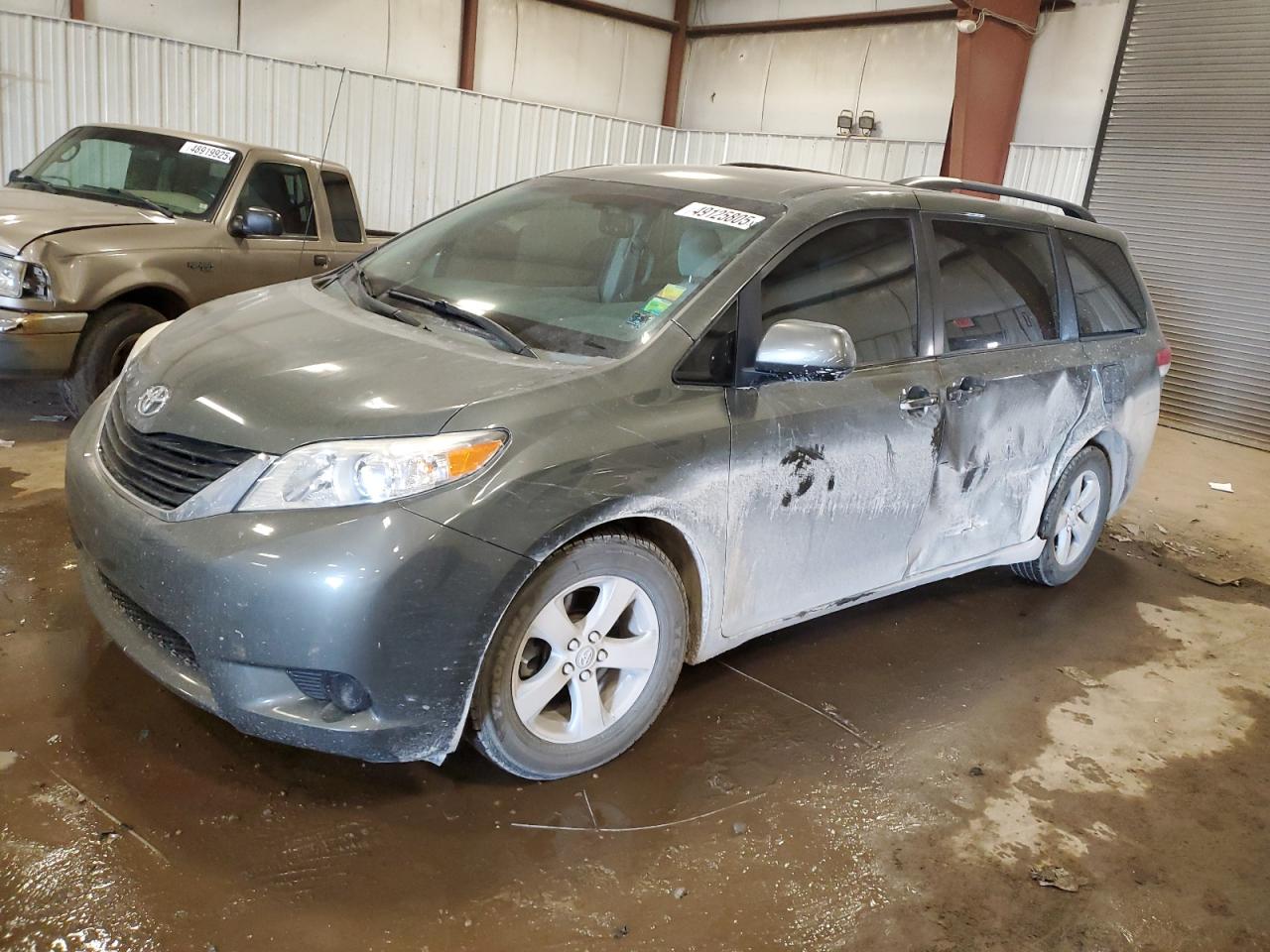 2012 Toyota Sienna - Image 1