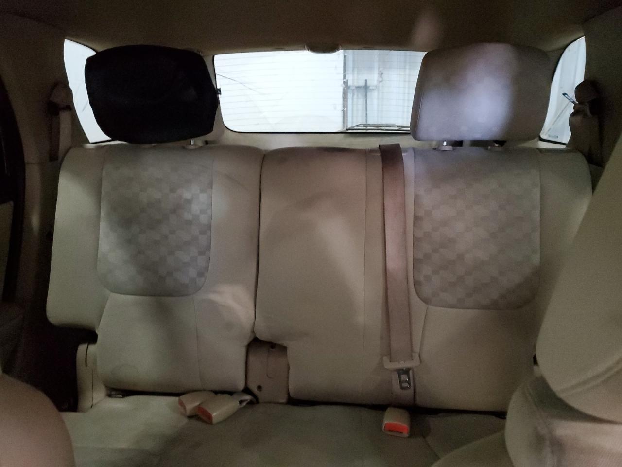 2005 Chevrolet Equinox - Image 10