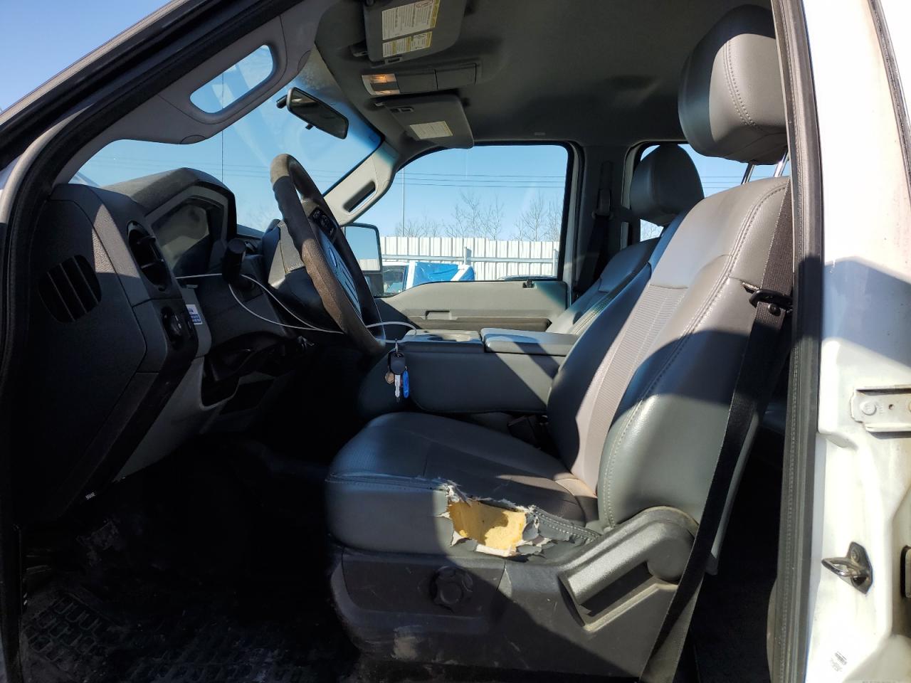 2011 Ford F350 - Image 7