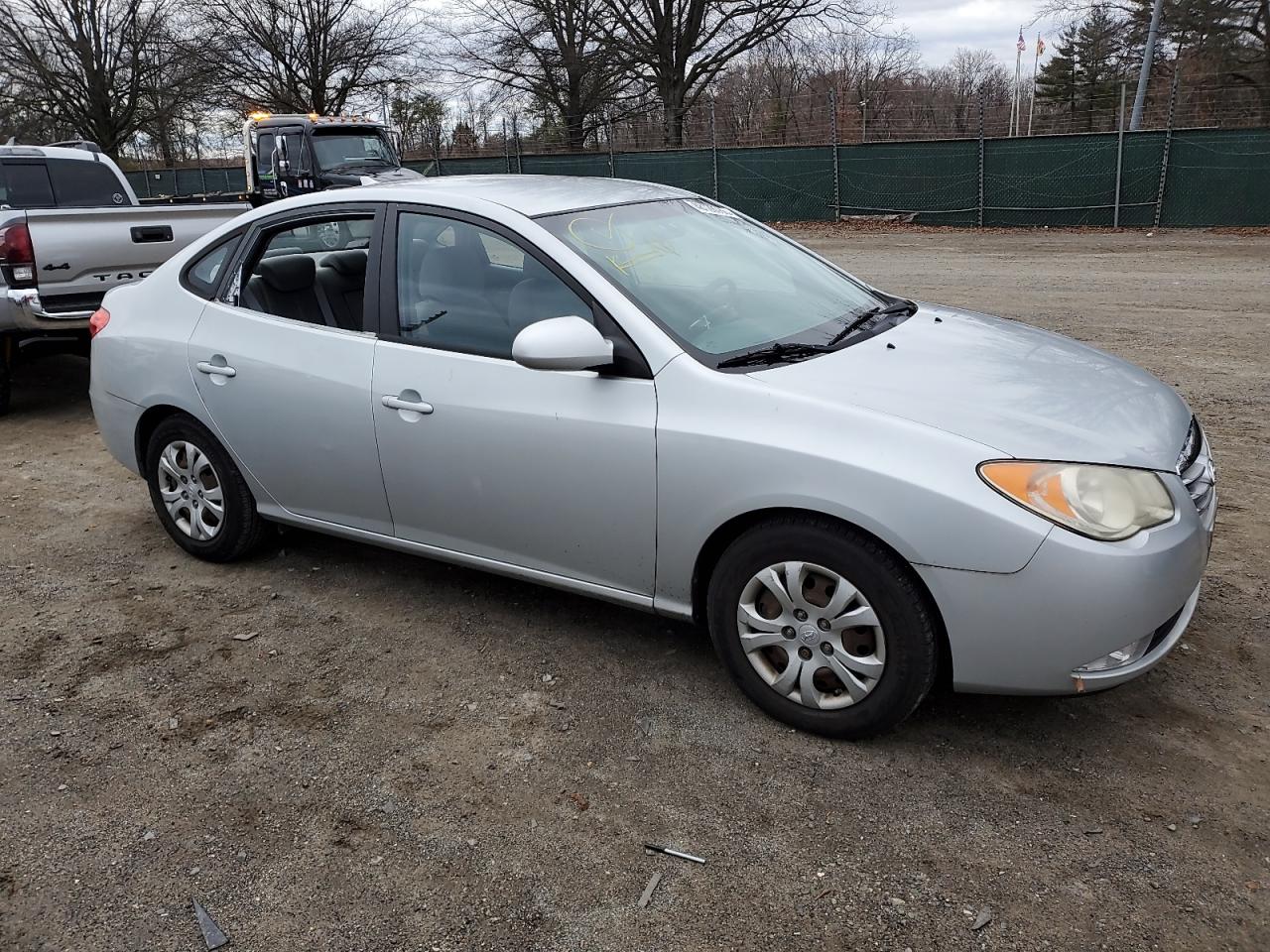 2010 Hyundai Elantra - Image 4