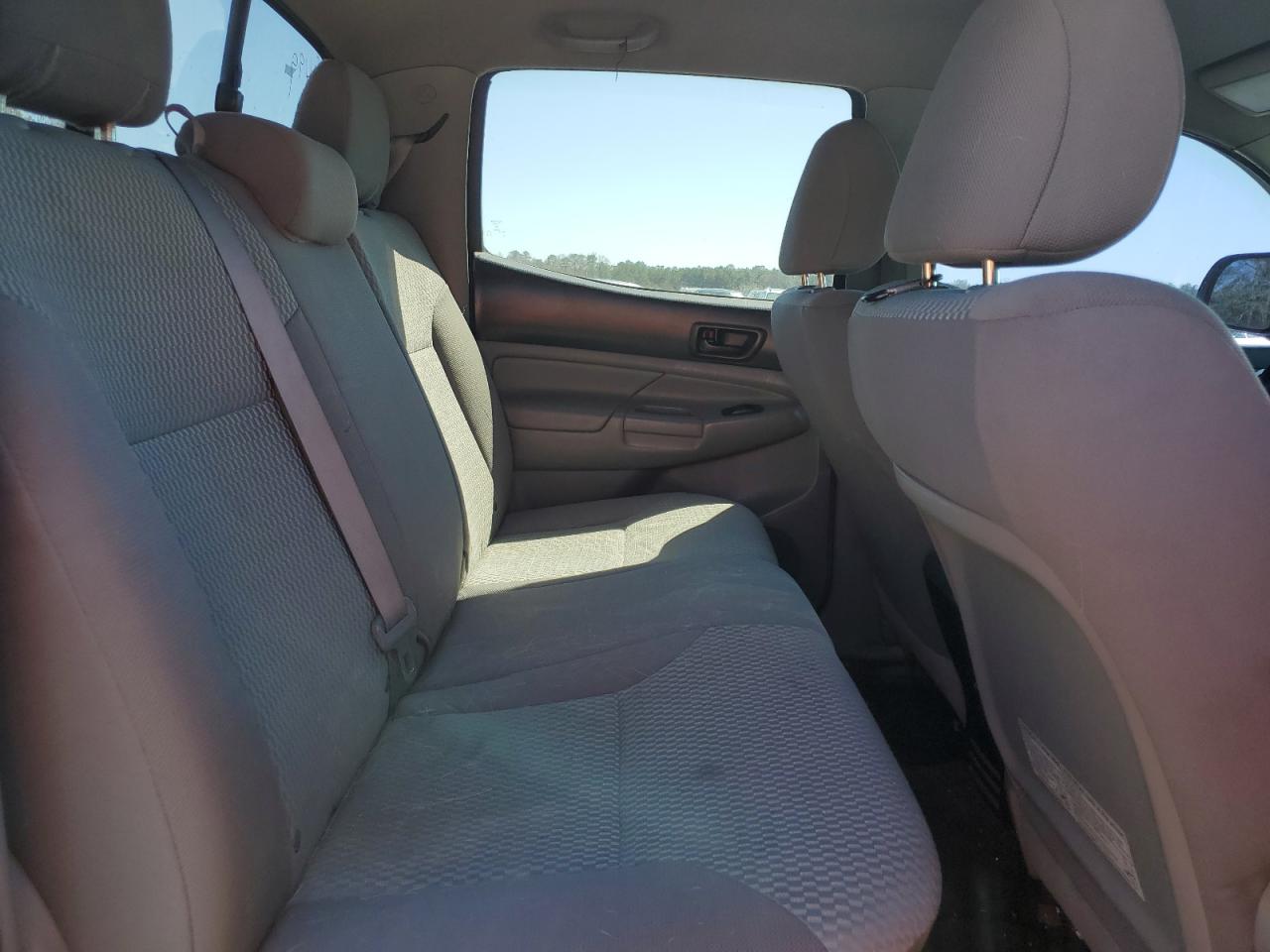 2014 Toyota Tacoma - Image 10