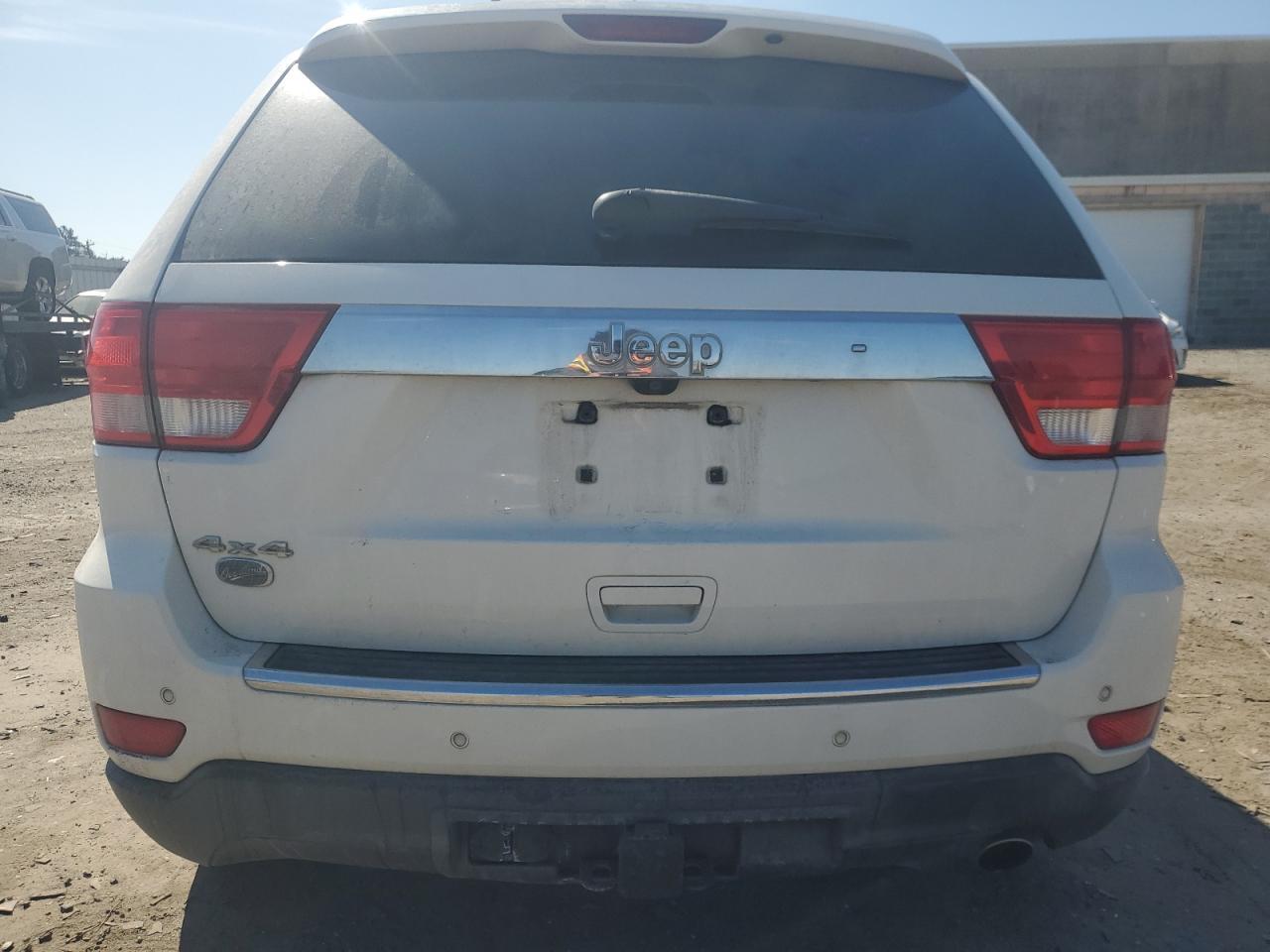 2011 Jeep Grand Cherokee - Image 6