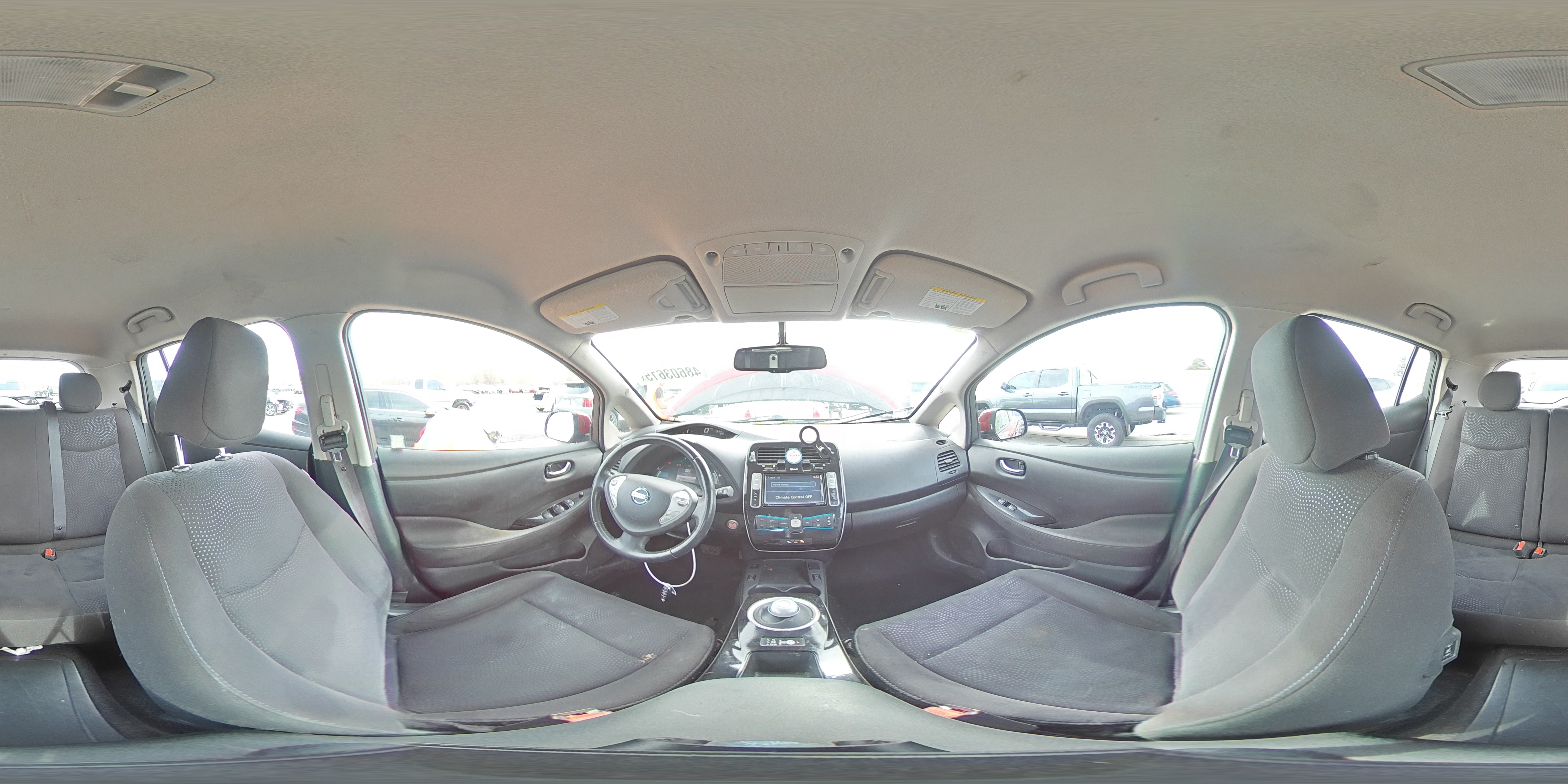 2015 Nissan Leaf - Image 14
