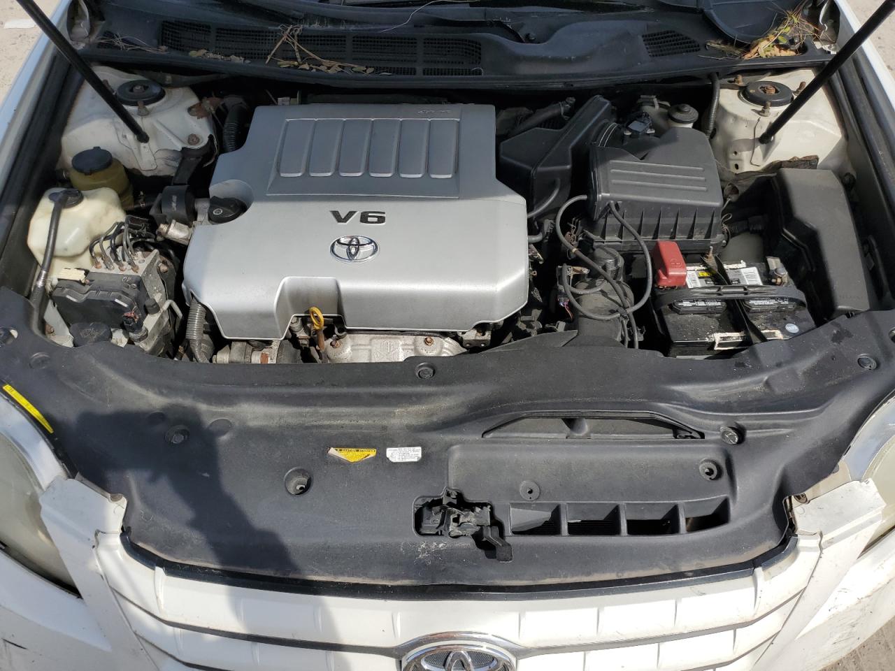 2005 Toyota Avalon - Image 11