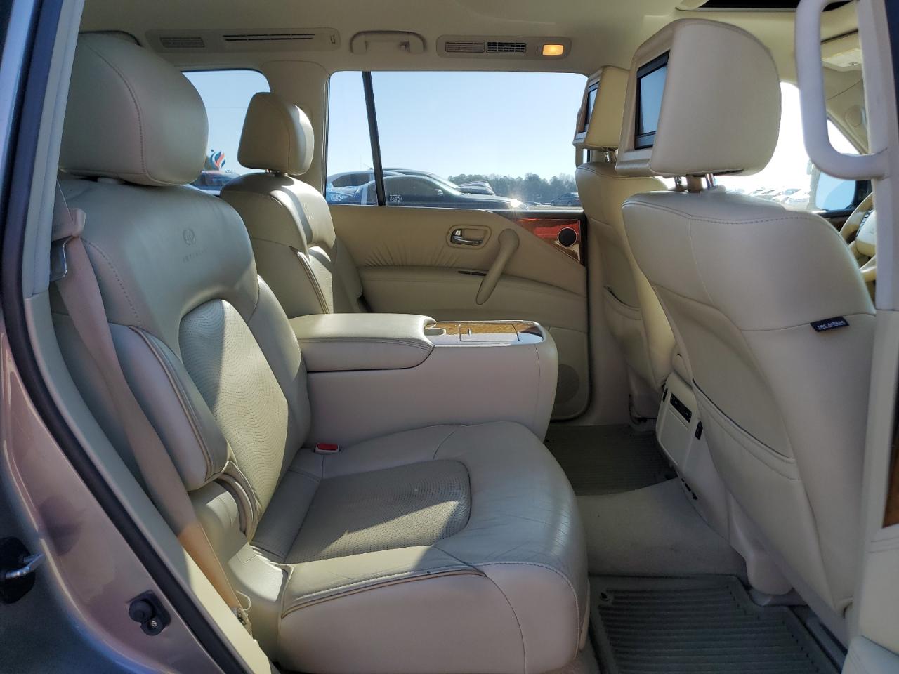 2014 Infiniti QX80 - Image 11