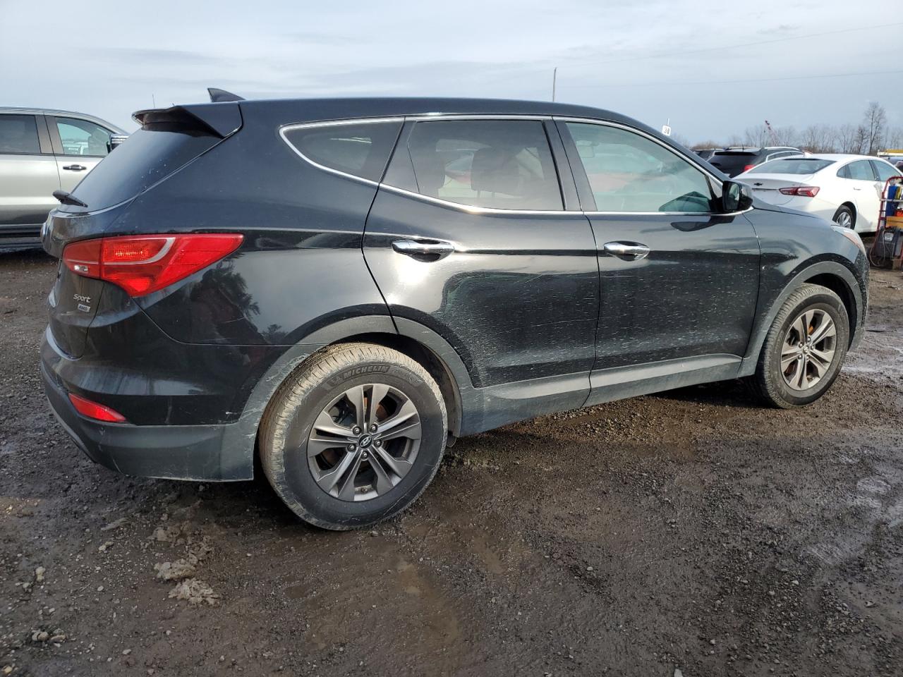 2015 Hyundai Santa Fe - Image 3