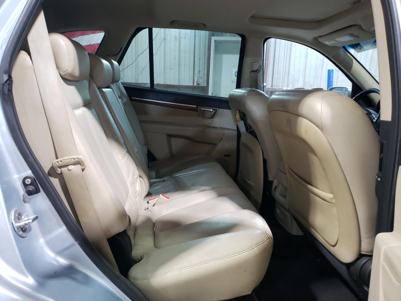 2008 Hyundai Santa Fe - Image 11