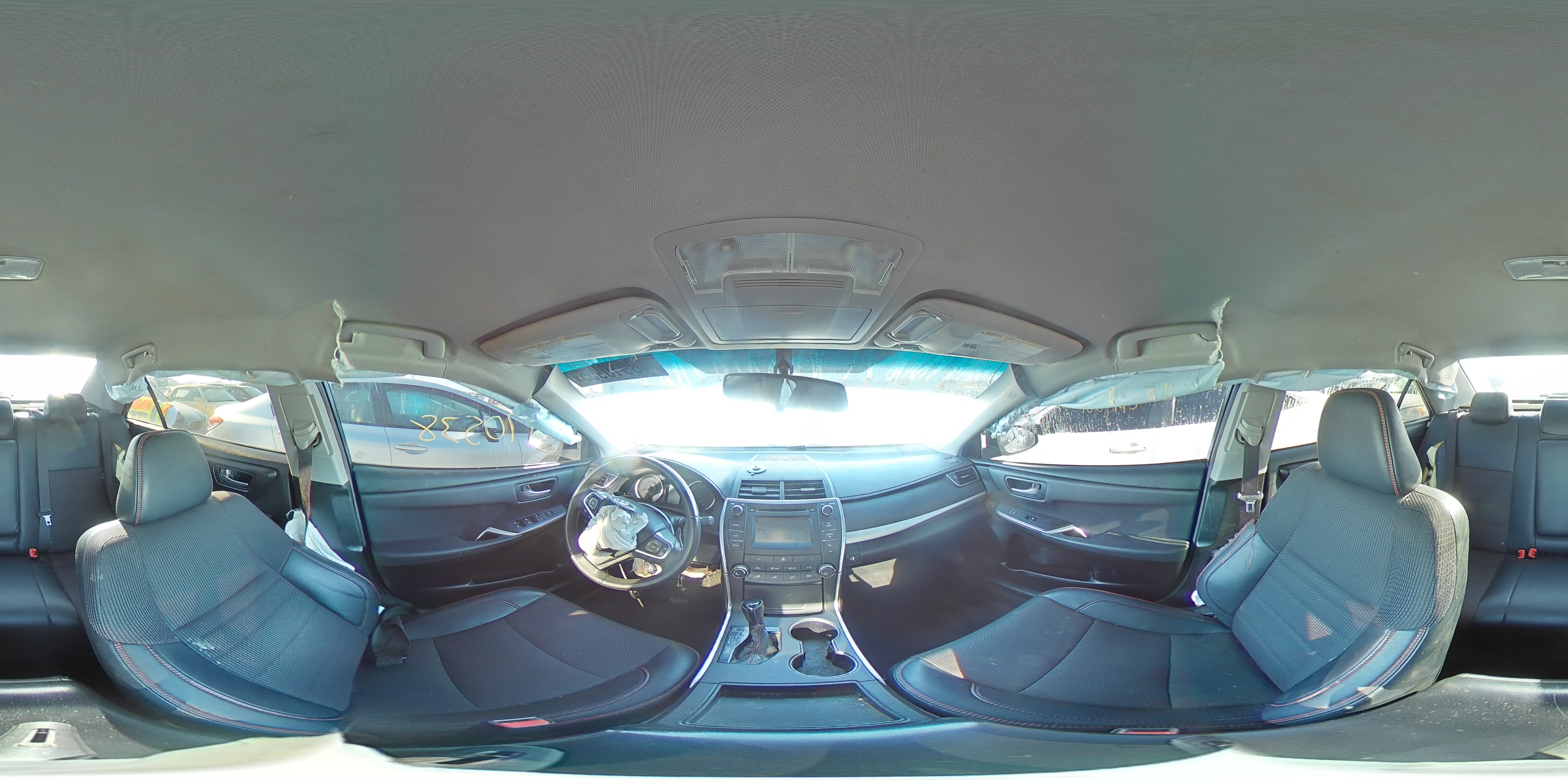 2016 Toyota Camry - Image 17