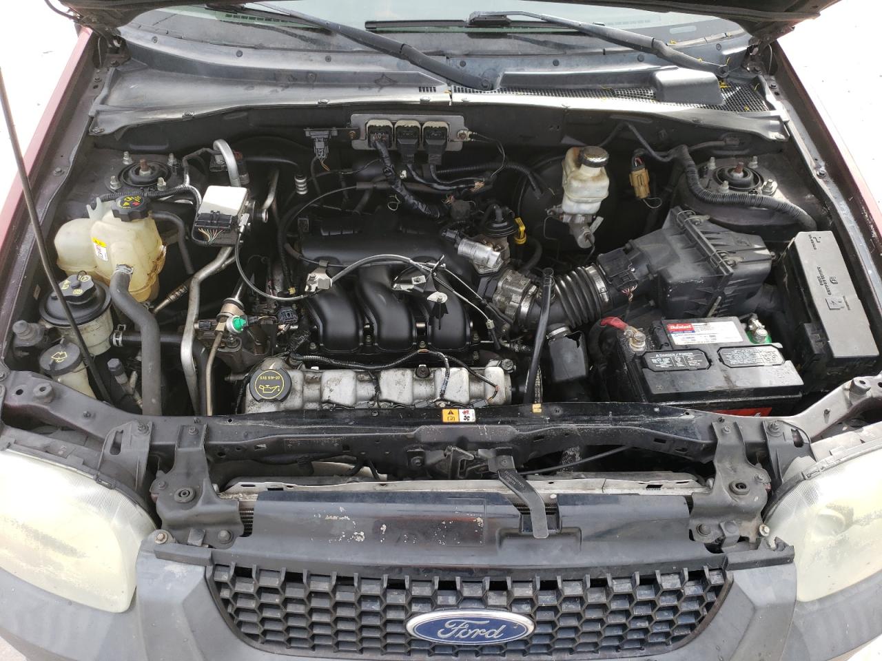 2005 Ford Escape - Image 12