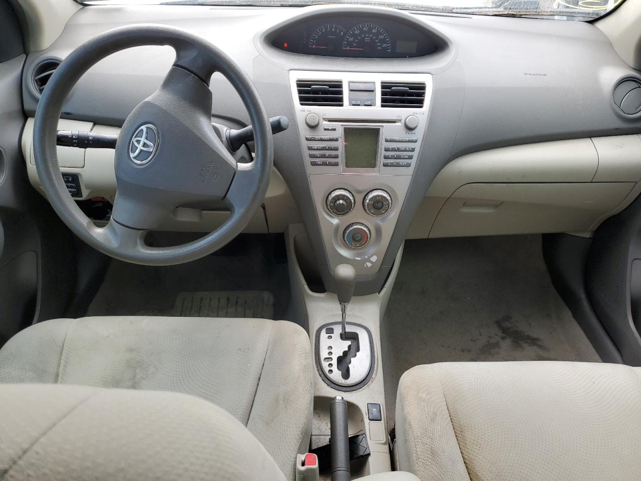 2010 Toyota Yaris - Image 8