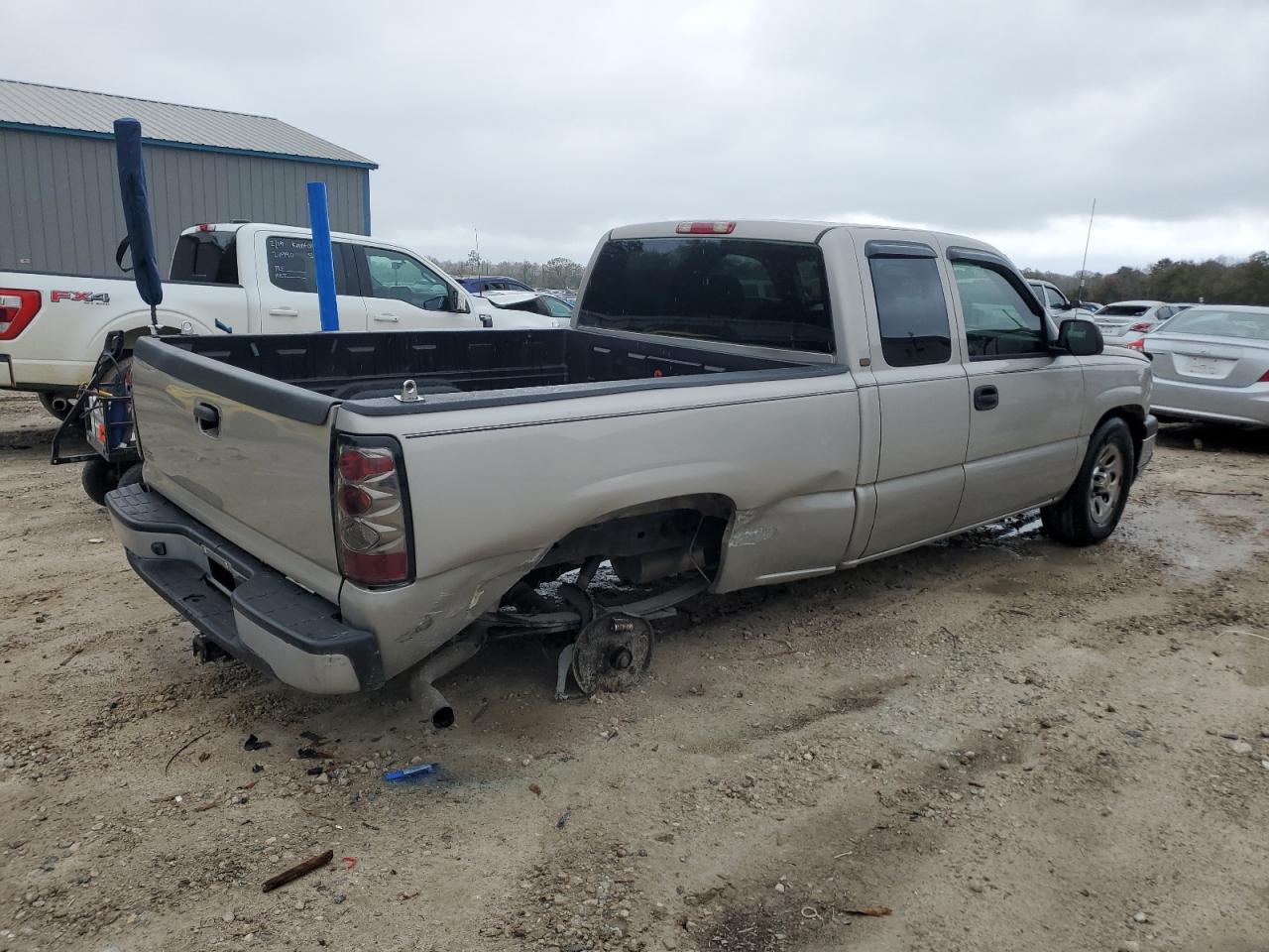2005 Chevrolet Silverado - Image 3