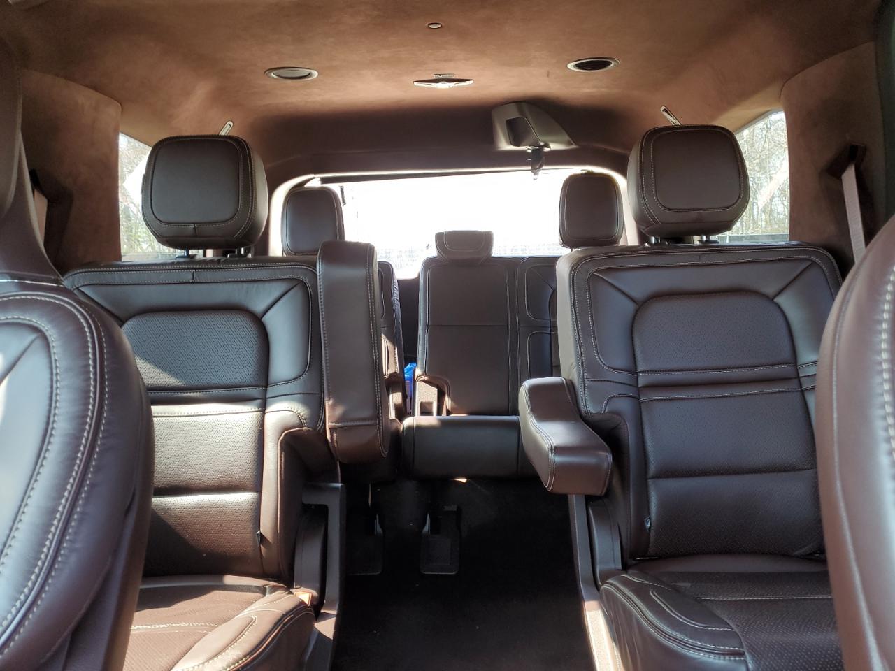 2021 Lincoln Navigator - Image 10