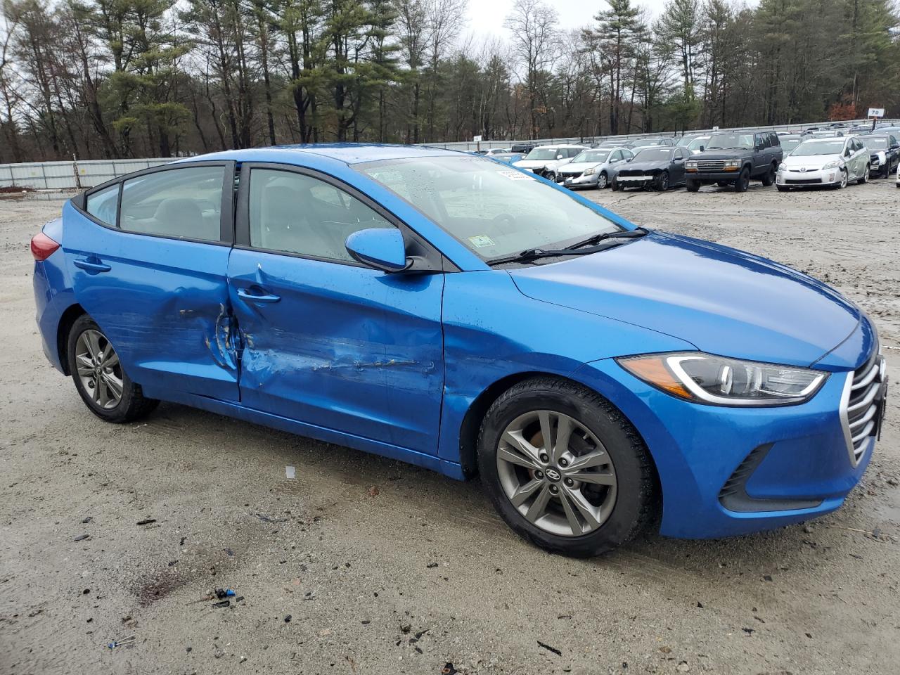 2017 Hyundai Elantra - Image 4