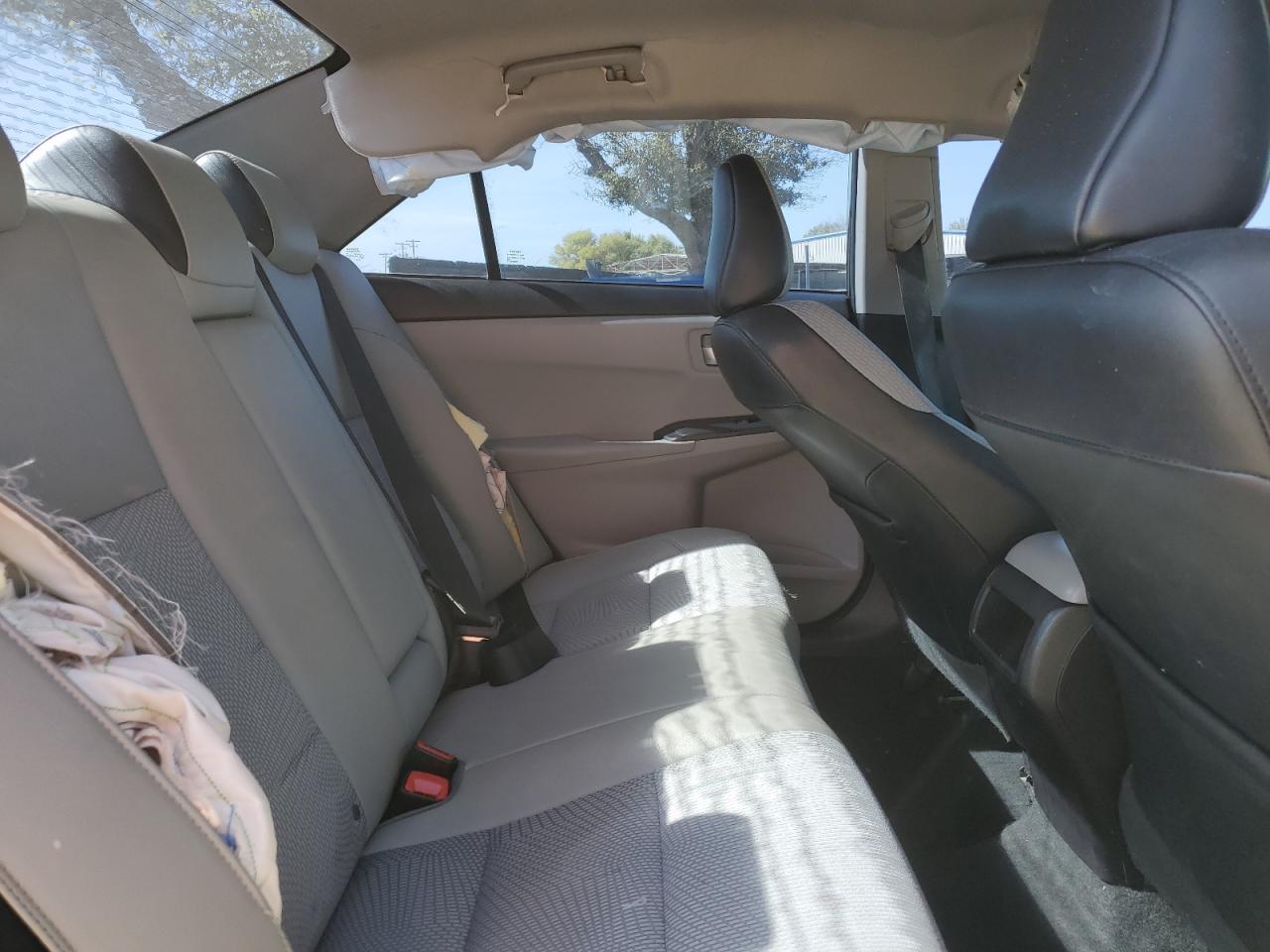 2017 Toyota Camry - Image 11