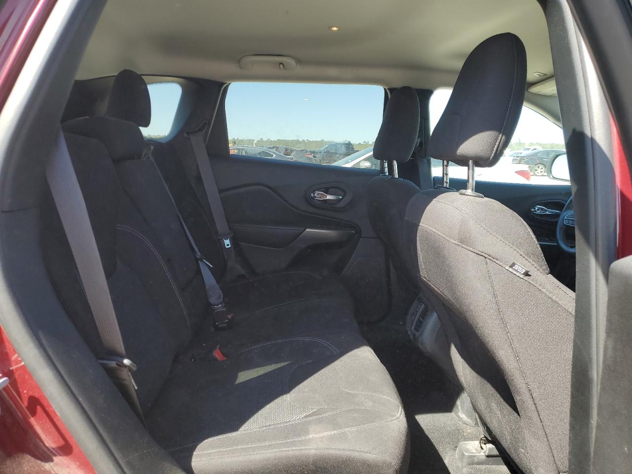 2019 Jeep Cherokee Latitude VIN: 1C4PJLCB6KD487744 Lot: 50160085