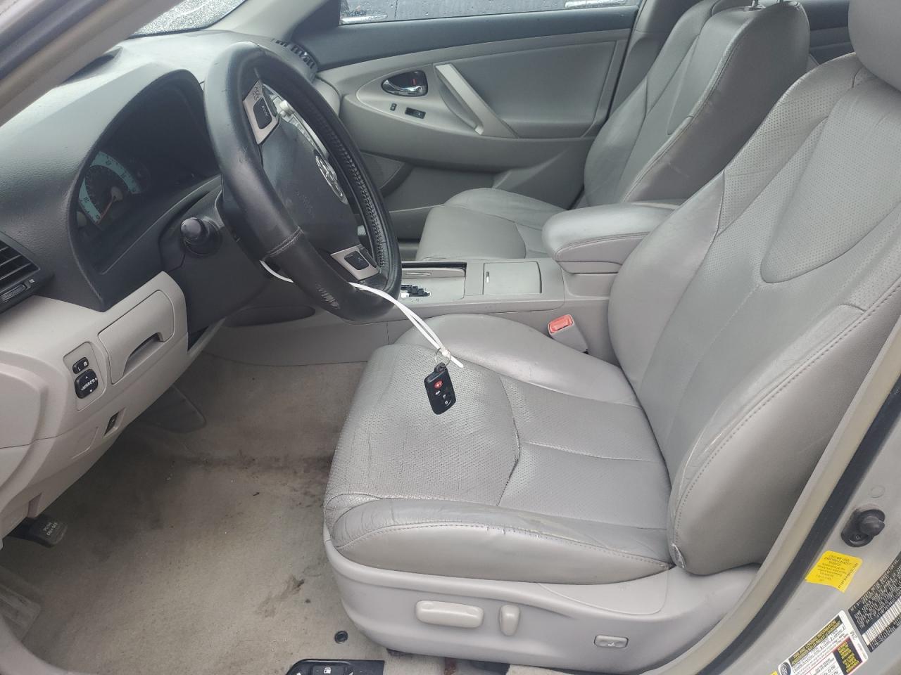 2011 Toyota Camry - Image 7
