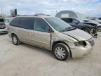 2005 Chrysler Town & Country Touring zu verkaufen in Wichita, KS - Front End