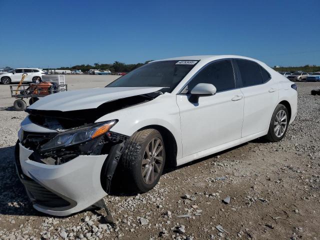 TOYOTA CAMRY LE 2022