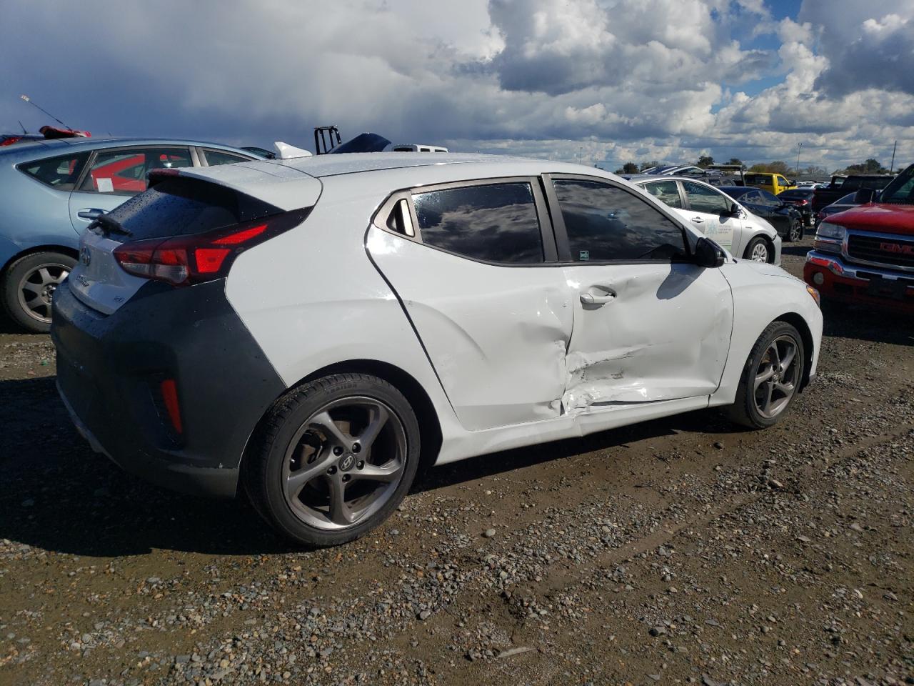 2020 Hyundai Veloster - Image 3