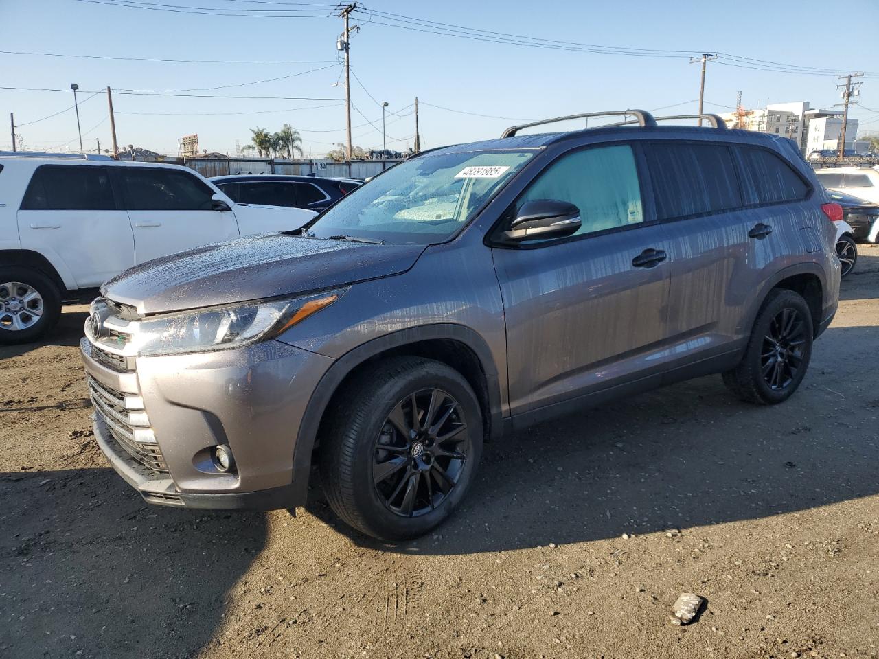 2019 Toyota Highlander - Image 1