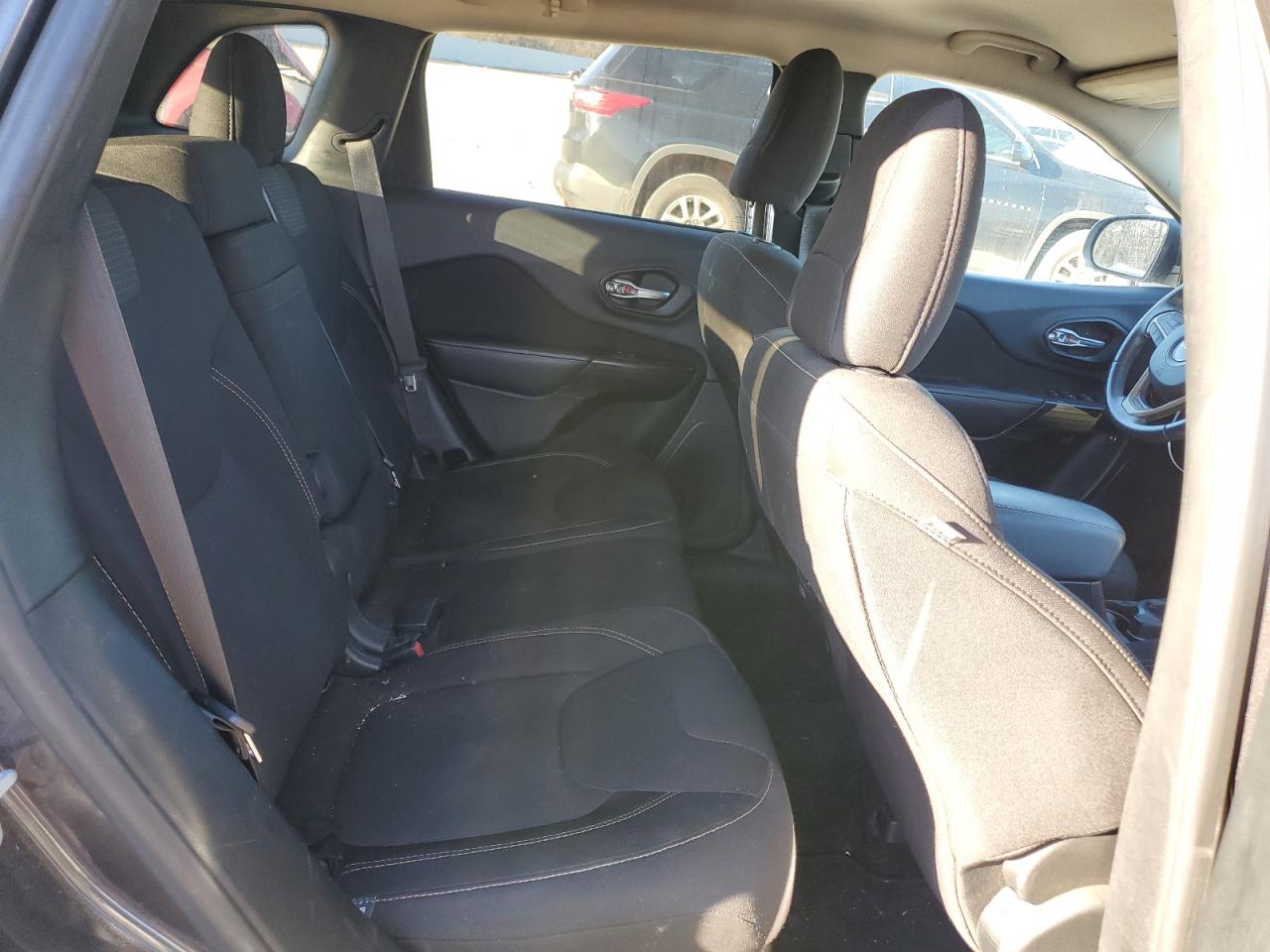 2016 Jeep Grand Cherokee - Image 11
