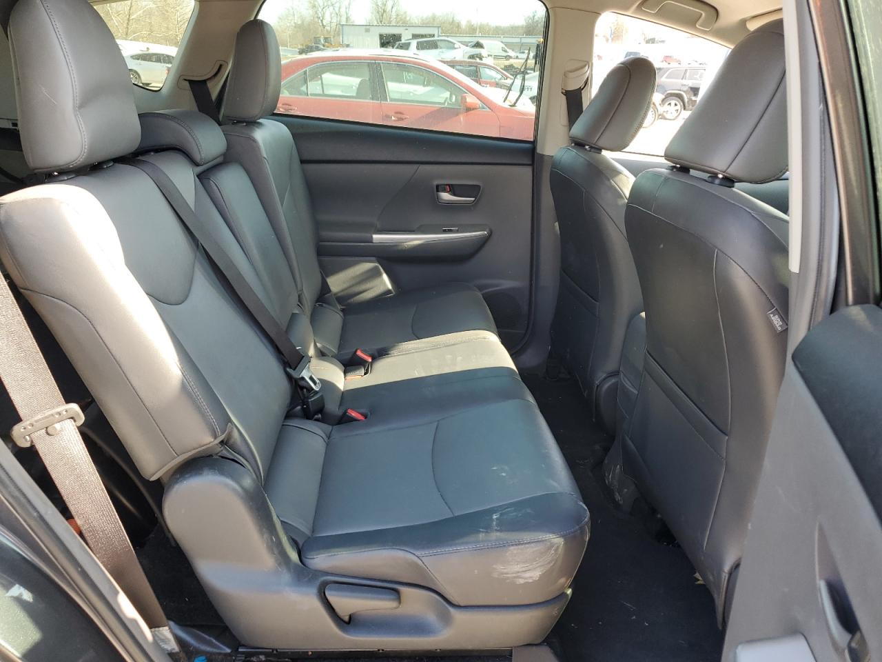 2012 Toyota Prius - Image 10