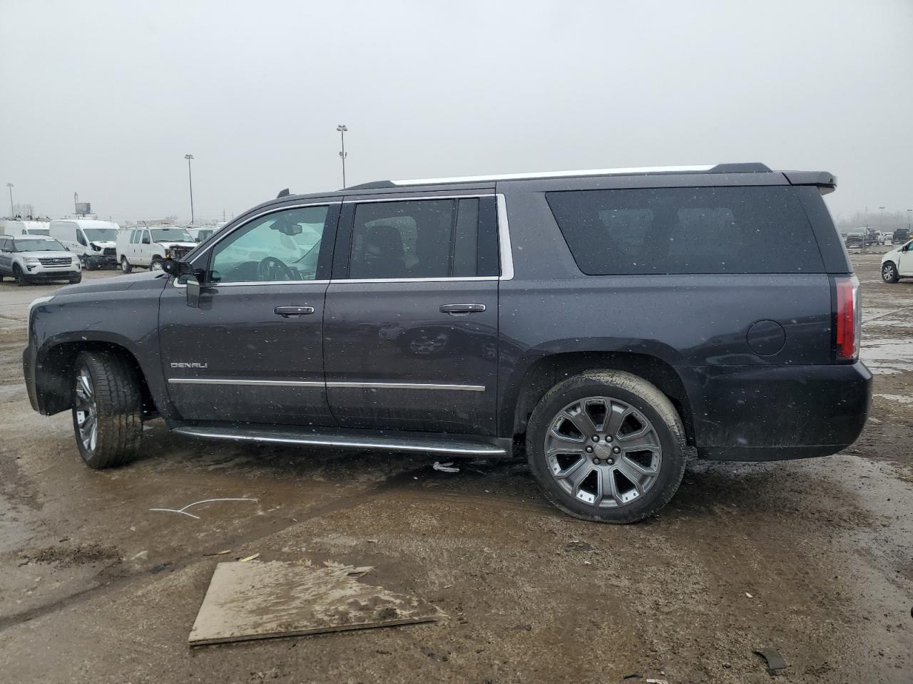 2016 GMC Yukon - Image 2