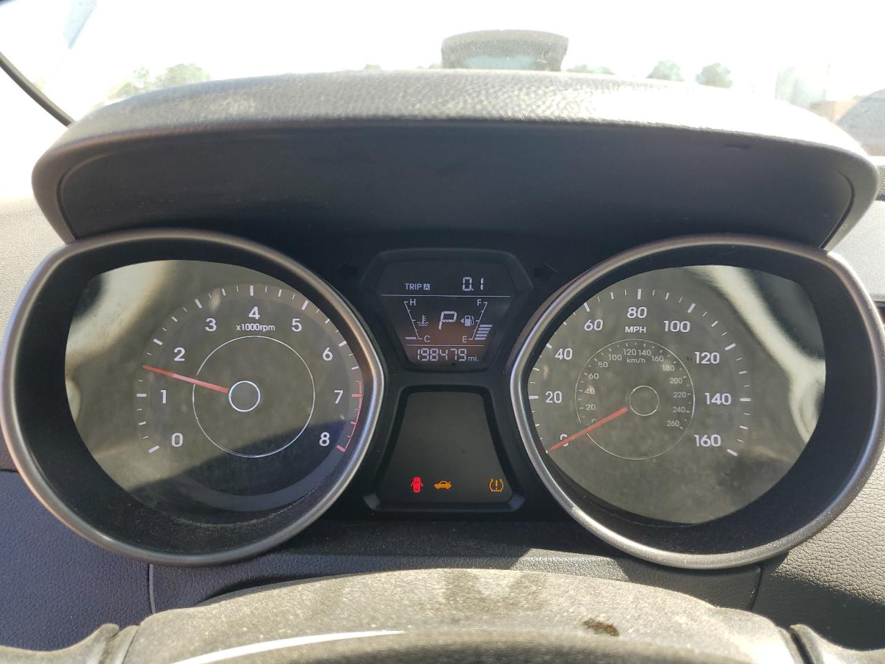 2015 Hyundai Elantra - Image 9