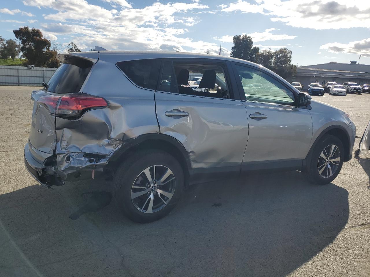 2018 Toyota RAV 4 - Image 3