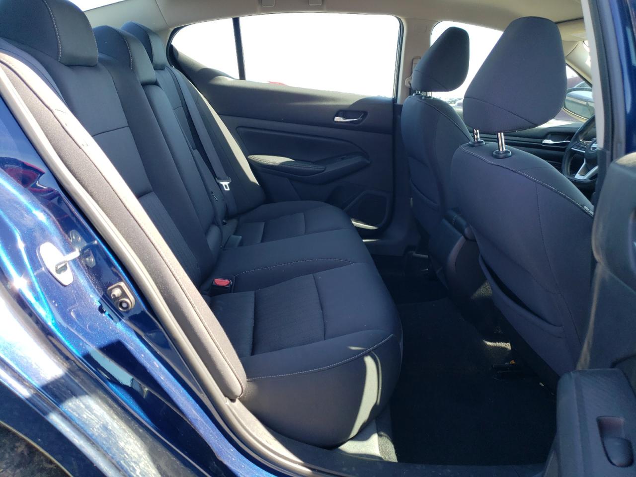 2019 Nissan Altima - Image 10