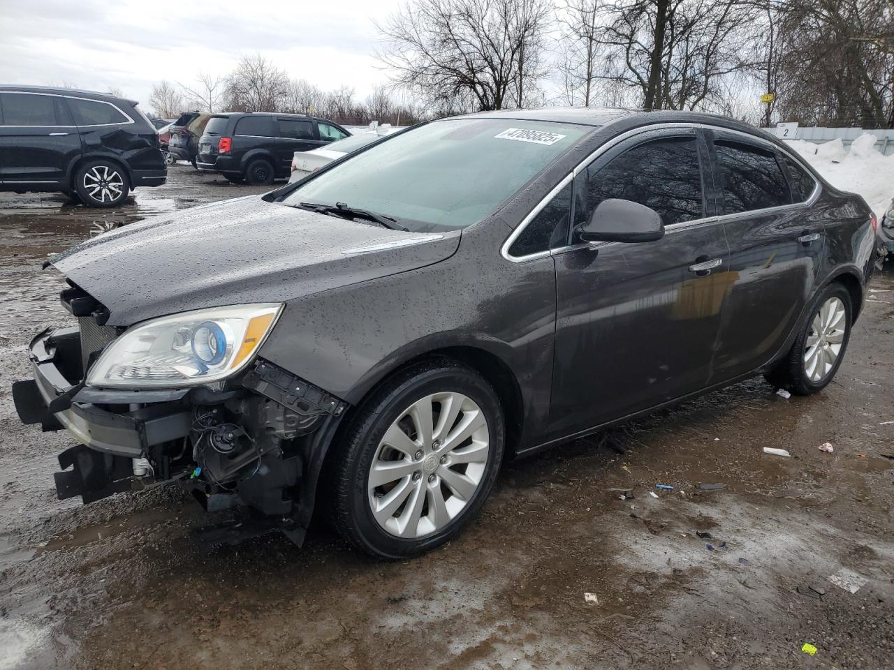 2014 Buick Verano იყიდება London-ში, ON - Front End