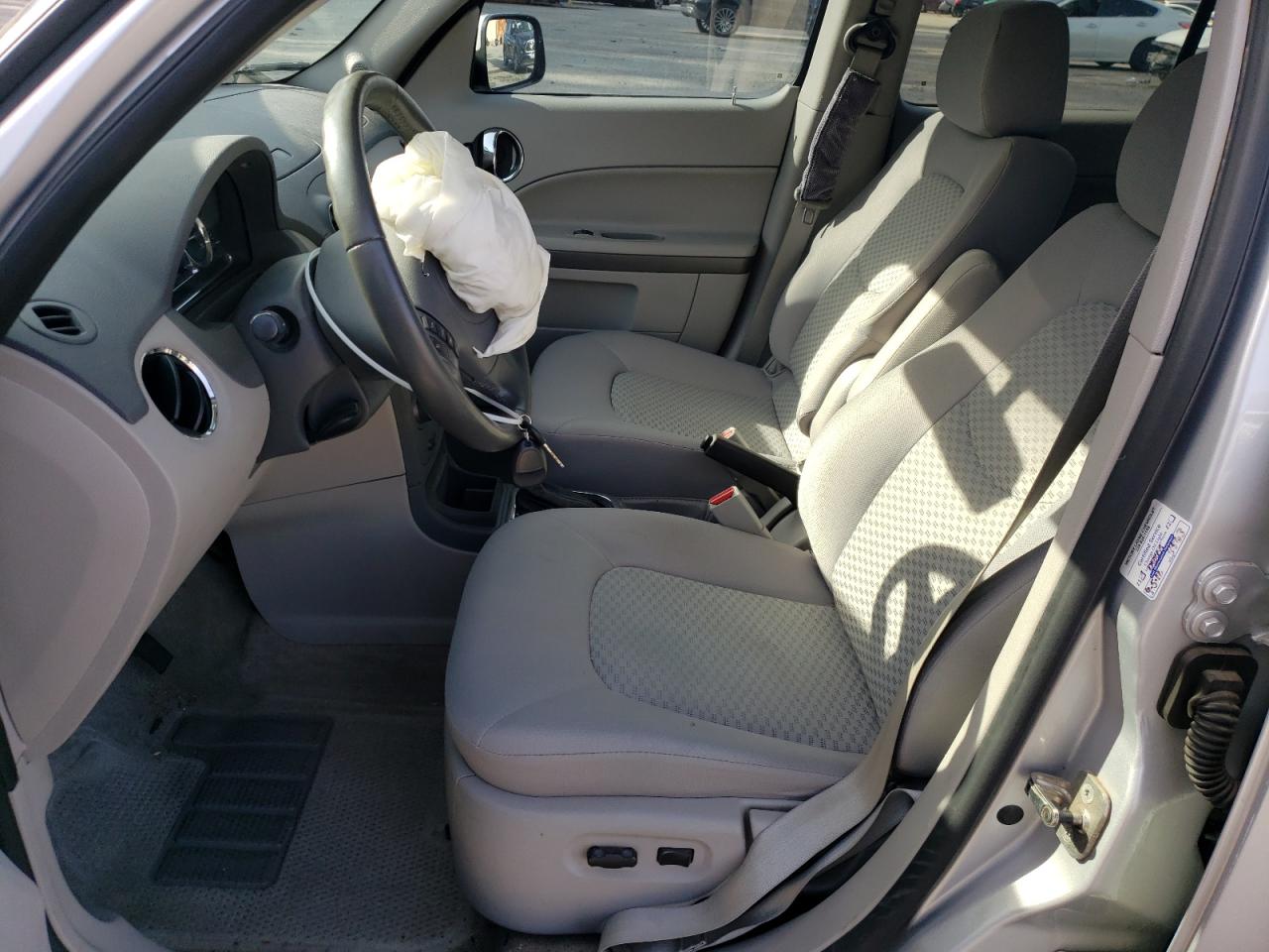 2011 Chevrolet HHR - Image 7