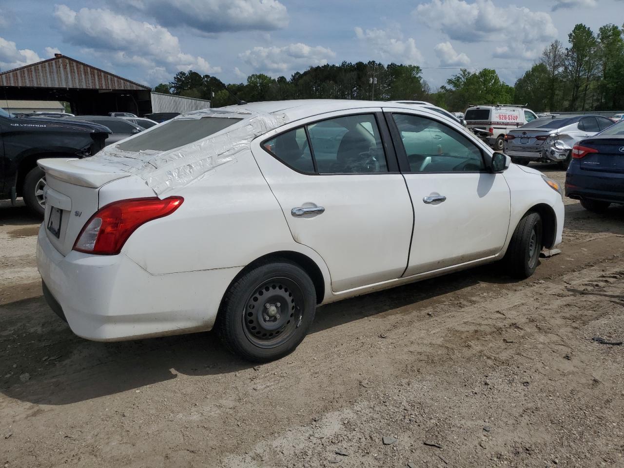 3N1CN7AP8JL885333 NISSAN VERSA 2018