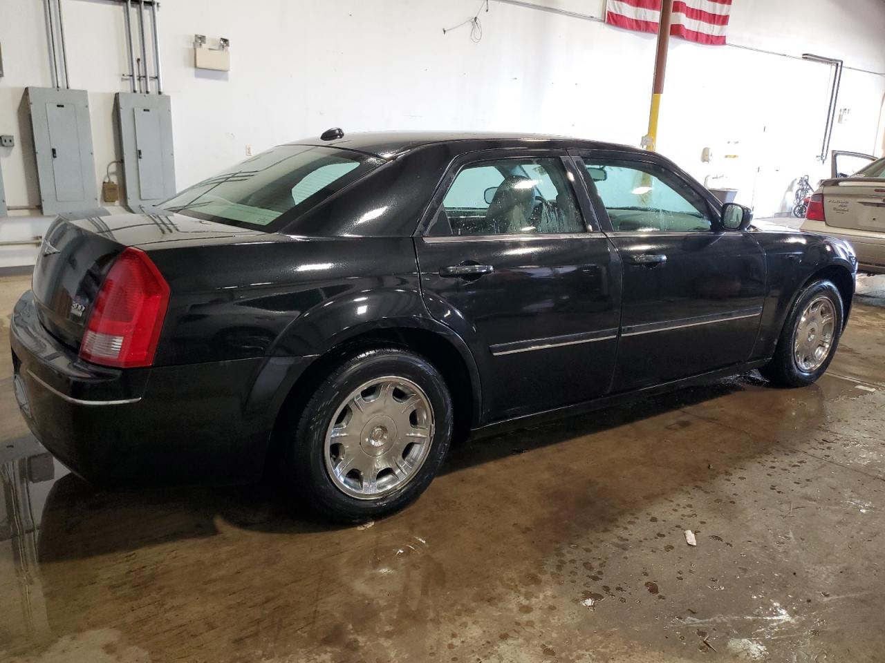 2005 Chrysler 300 - Image 3