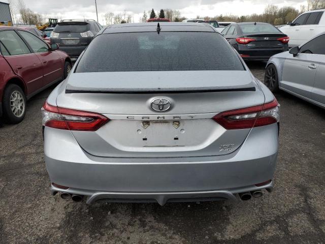  TOYOTA CAMRY 2021 Srebrny