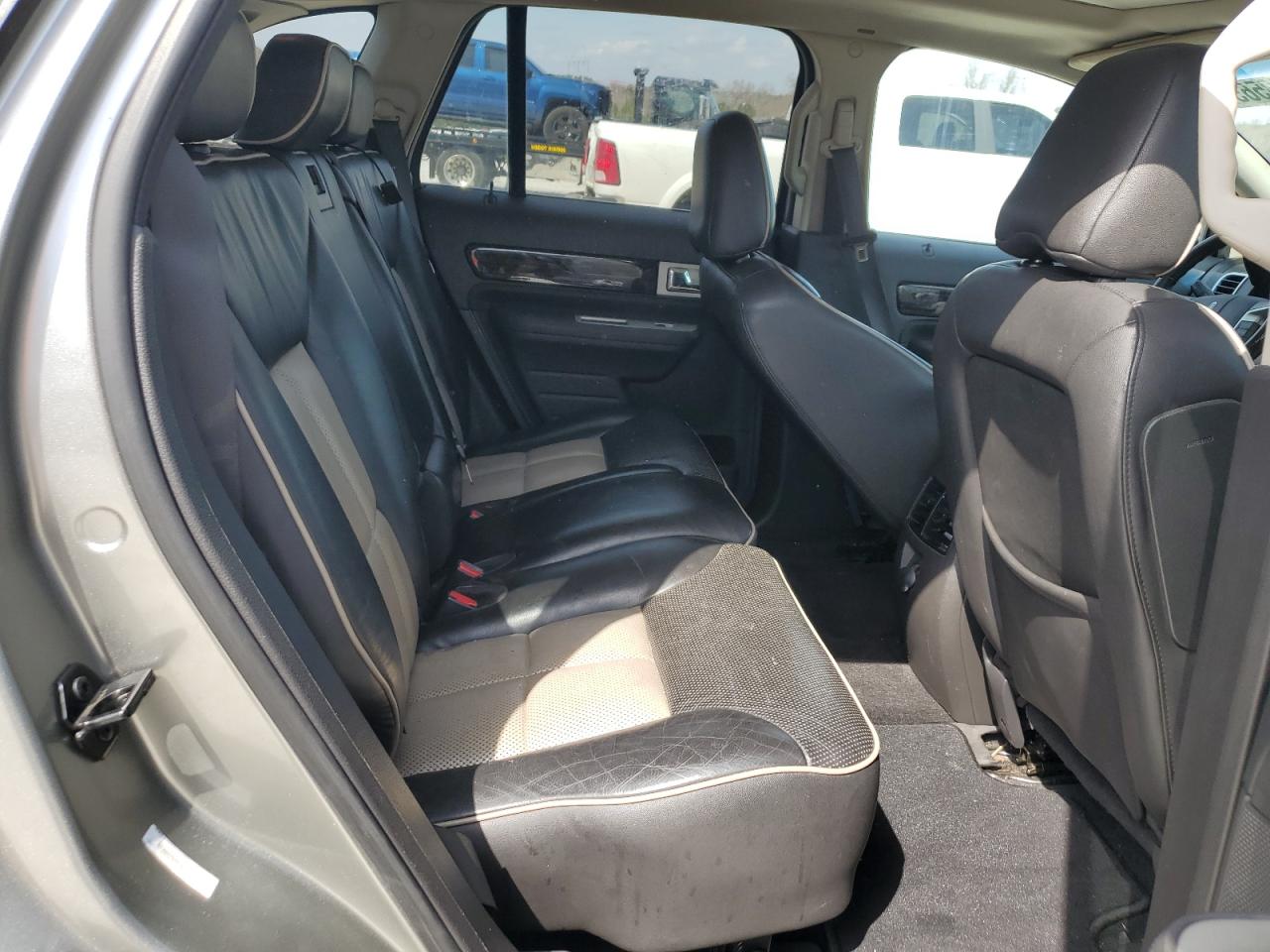 2008 Lincoln MKX - Image 12