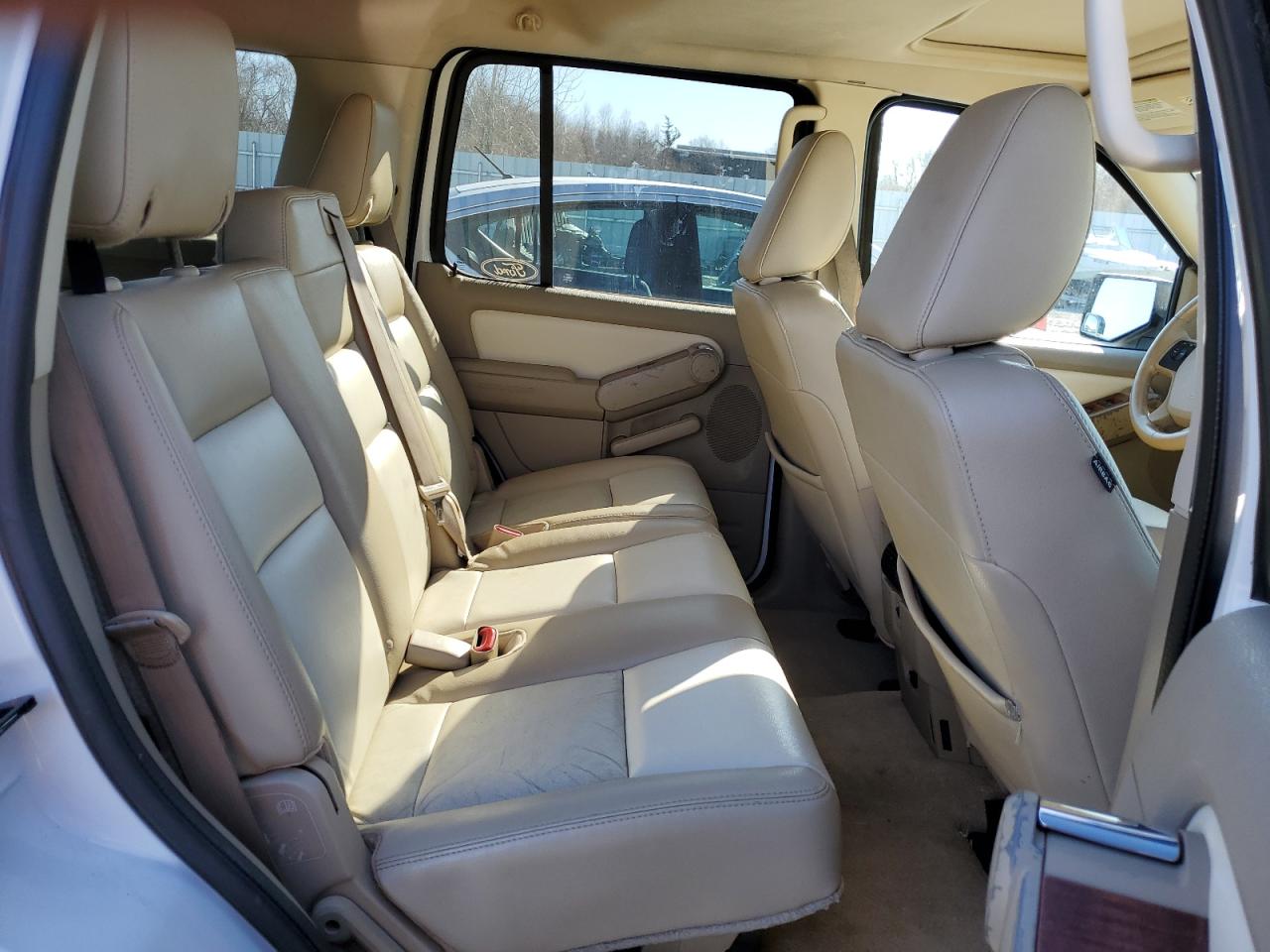 2009 Ford Explorer - Image 11