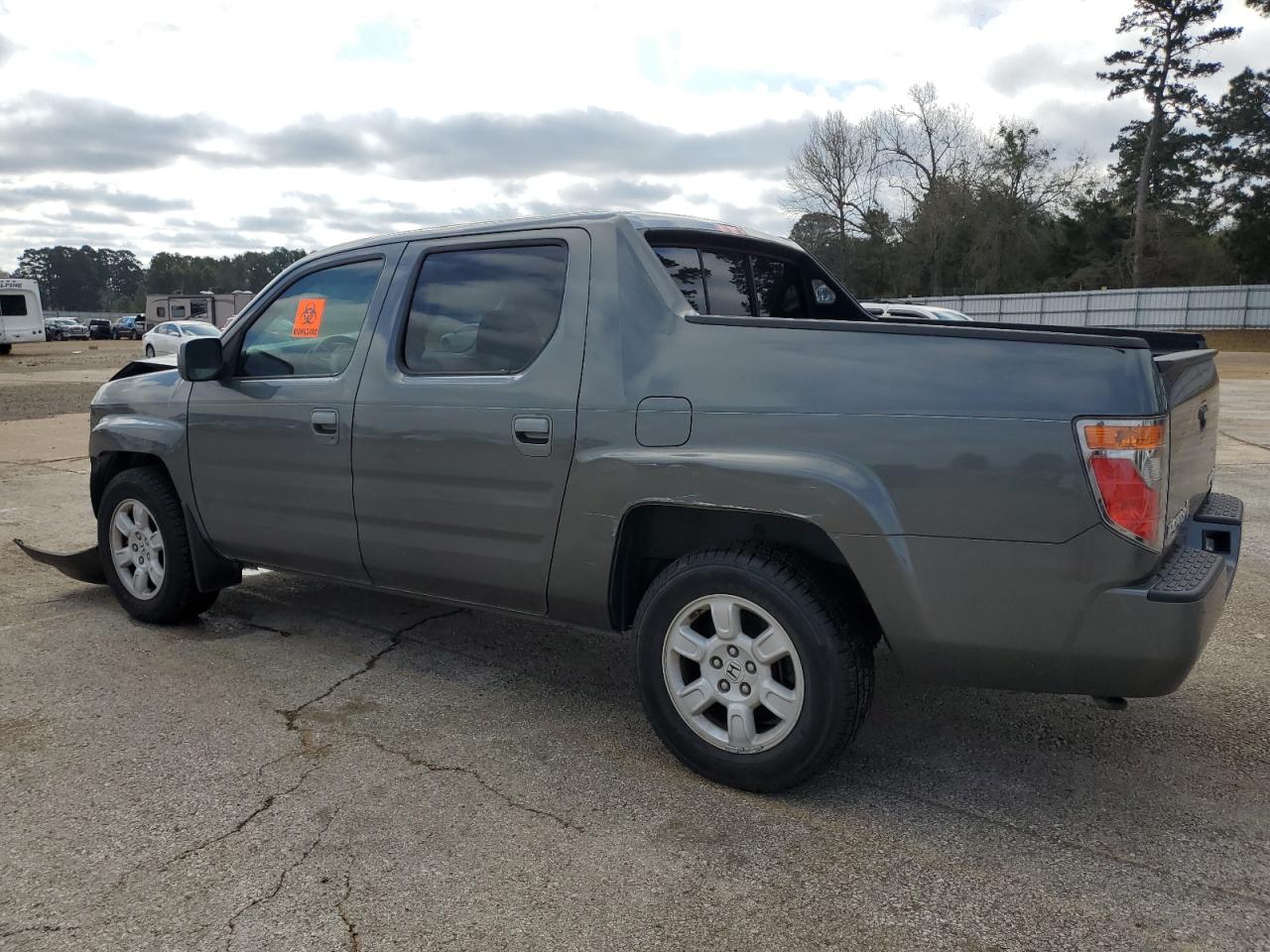 2007 Honda Ridgeline - Image 2