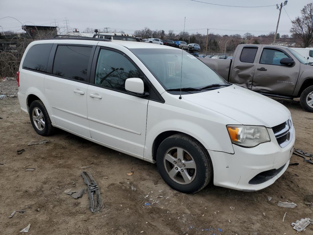 2013 Dodge Caravan - Image 4
