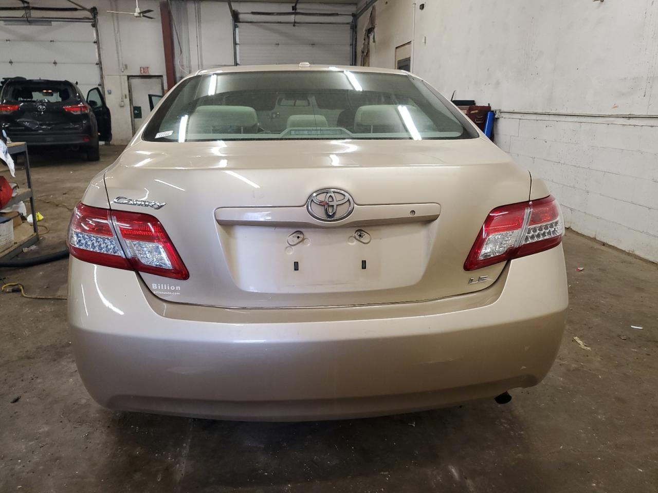 2010 Toyota Camry - Image 6