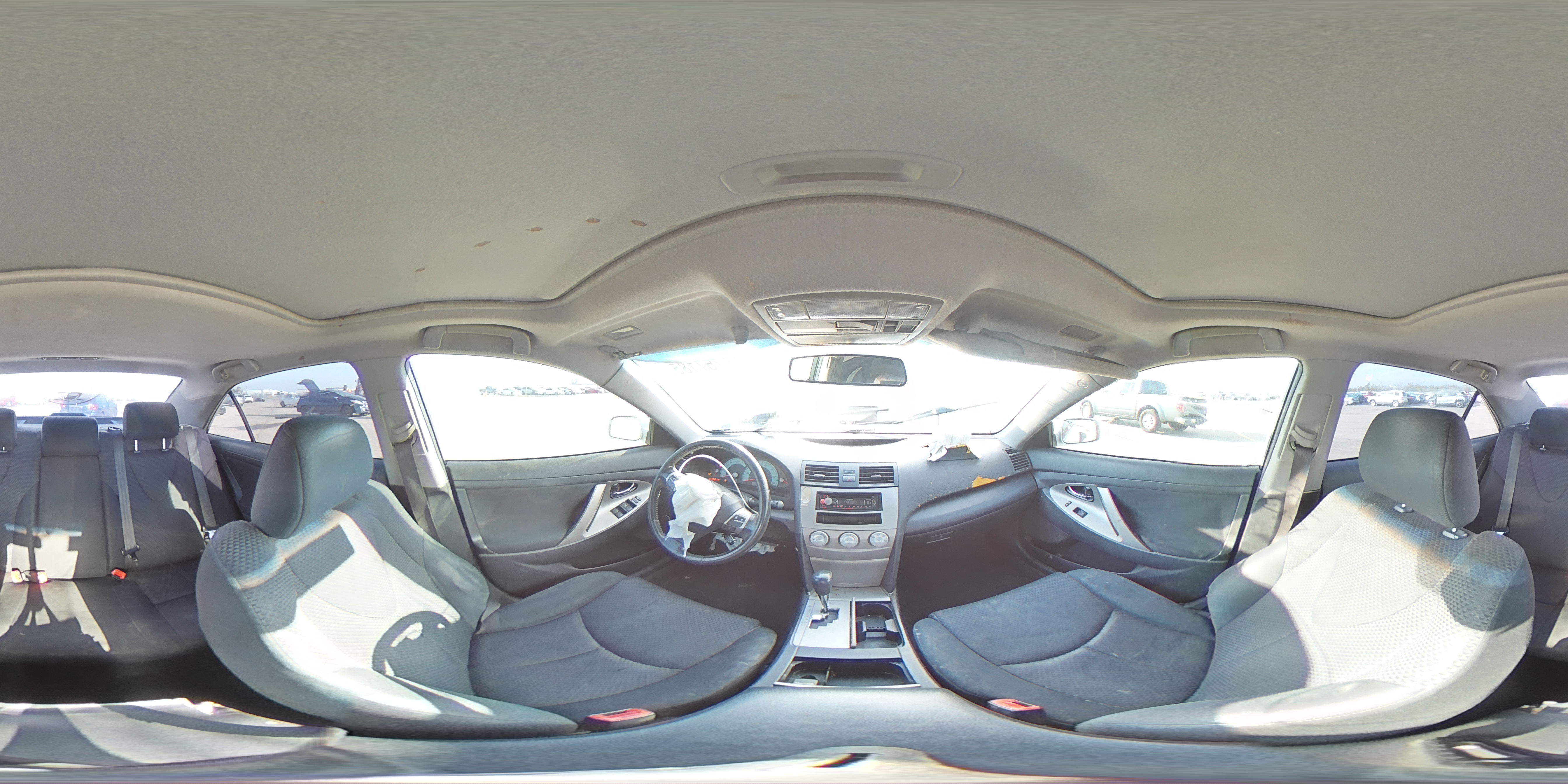 2010 Toyota Camry - Image 13