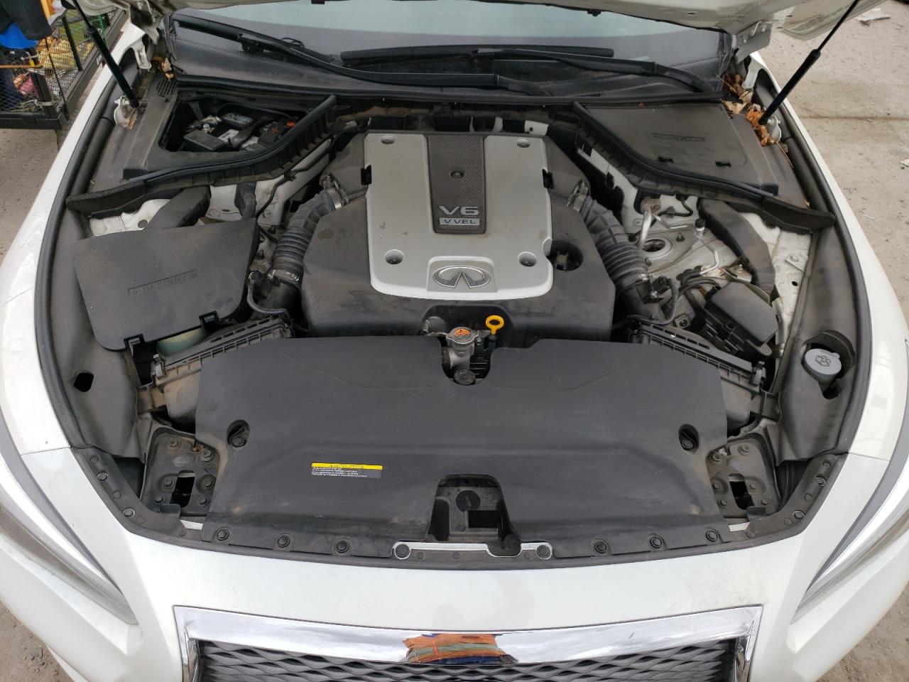 2015 Infiniti Q50 - Image 11