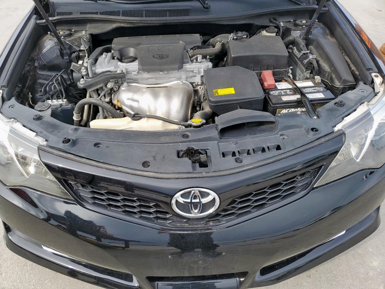 2012 Toyota Camry - Image 11