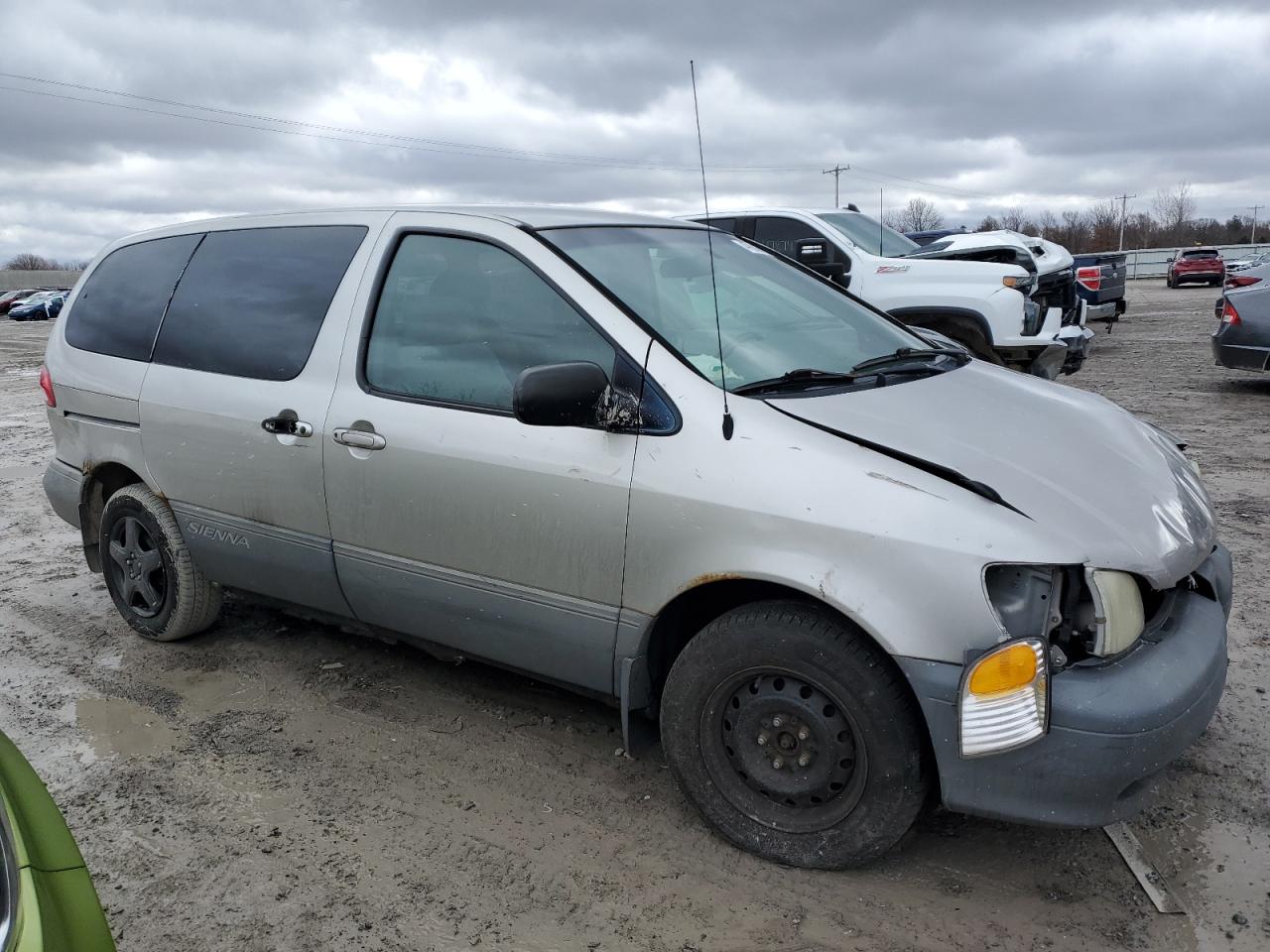 2002 Toyota Sienna - Image 4